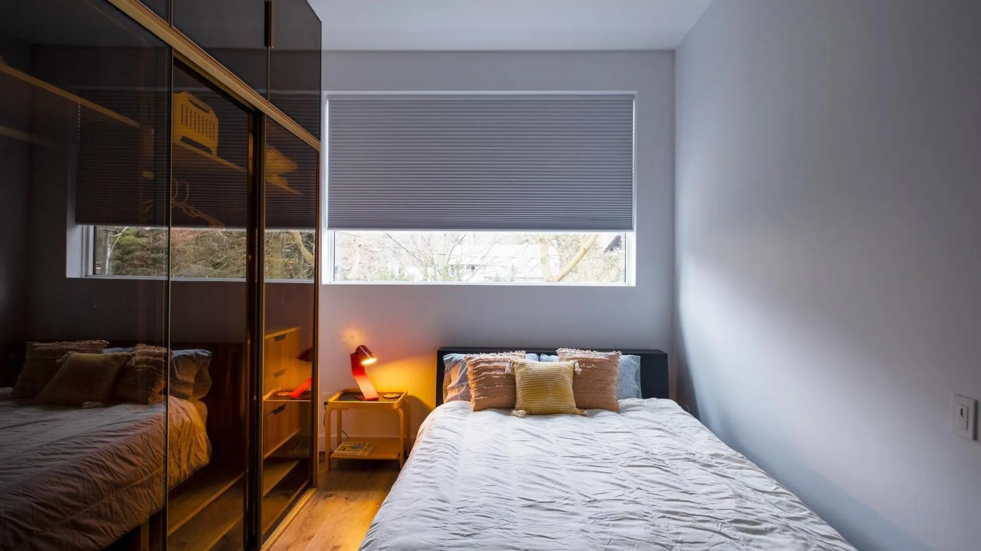 Queen Loft In Nature Toronto Homestay