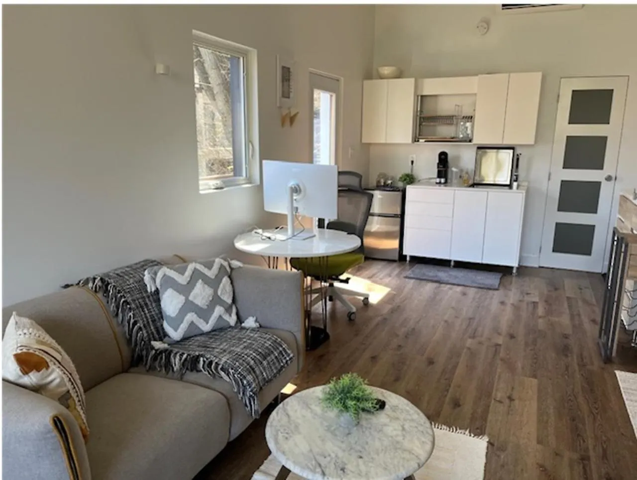 Queen Loft In Nature Toronto Homestay