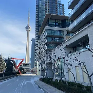 Apartment Location With & Views Parking, Toronto