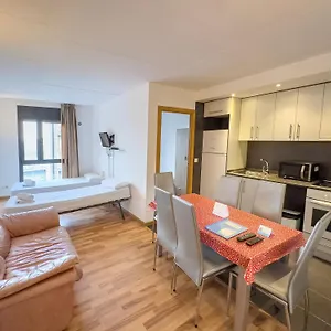 apartamentos-la-solana-3000.andorra-la-vella-hotels.net/