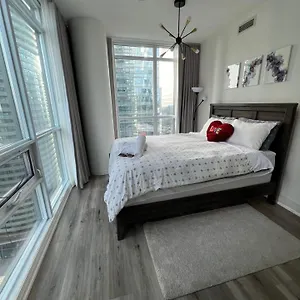 Apartment Prestigious 2-bdrm - Across From Scotiabank Arena, Toronto